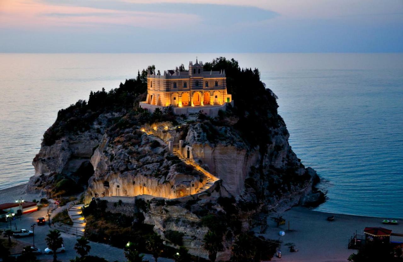 Le Case Del Carmine Con Giardino E Parcheggio A Tropea Extérieur photo